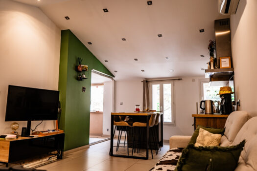 Maison de Village Auriol avec terrasse couverte et garage