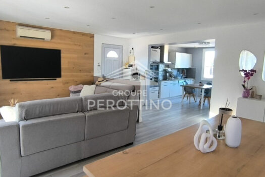 Haut de villa en duplex avec piscine, terrasse et dépendance