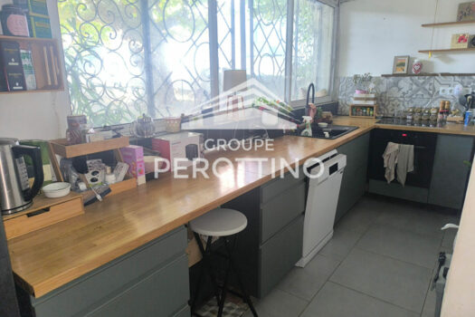 À SAISIR ? Bas de villa de 68 m² avec jardin, atelier et garage ? Trets