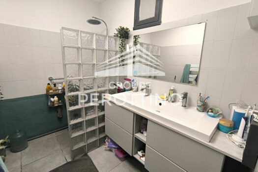 À SAISIR ? Bas de villa de 68 m² avec jardin, atelier et garage ? Trets