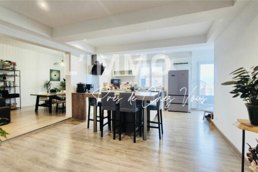 Maison de ville rénovée avec terrasse, au coeur de la Madrague