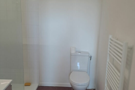 Maison T3 rénovée de 73m2 avec cour.