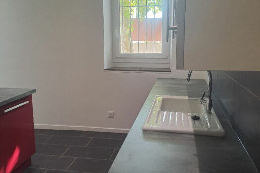 Maison T3 rénovée de 73m2 avec cour.