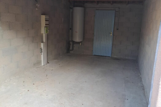 Maison T2 de 46m2 avec garage, terrasse et jardin.