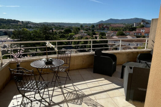 Appartement T2 44m2 terrasse et place de parking