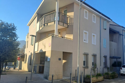 Appartement 2 pièce(s) meublé 49 m2 avec terrasse