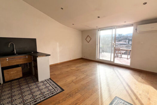 Maison de village 115m² de caractère avec terrasse et garage