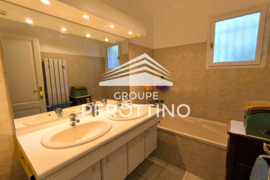 Villa La Destrousse 6 pièce(s) 133 m2