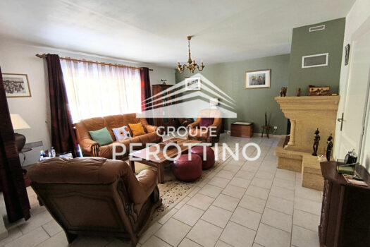 Villa La Destrousse 6 pièce(s) 133 m2