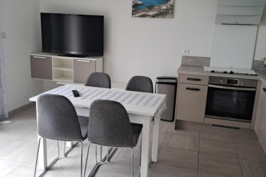 Petite maison MEUBLE de 40m2 avec terrasse