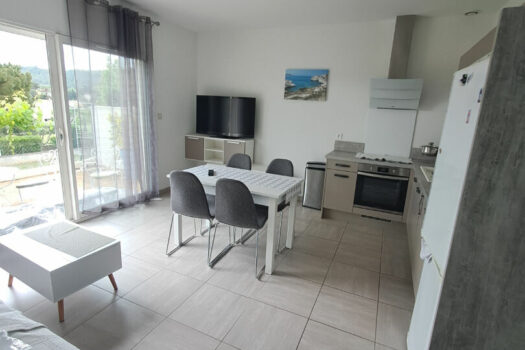 Petite maison MEUBLE de 40m2 avec terrasse