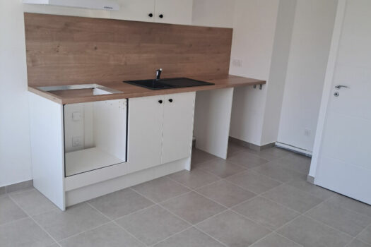 T2 environ 30m2 Neuf 1er et dernier étage sans ascenseur avec cave