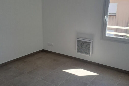 T2 environ 30m2 Neuf 1er et dernier étage sans ascenseur avec cave