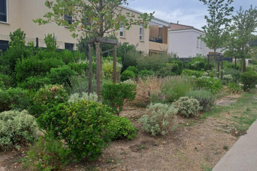 APPARTEMENT MEUBLE T3 RECENT 64m2 TERRASSE ET GARAGE EN SOUS SOL