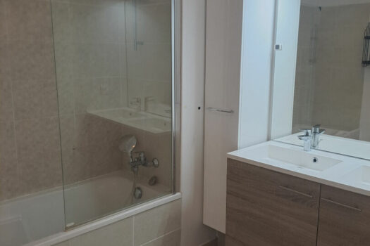 APPARTEMENT MEUBLE T3 RECENT 64m2 TERRASSE ET GARAGE EN SOUS SOL