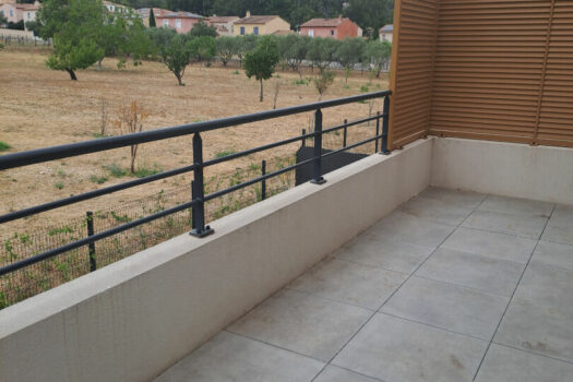 APPARTEMENT MEUBLE T3 RECENT 64m2 TERRASSE ET GARAGE EN SOUS SOL