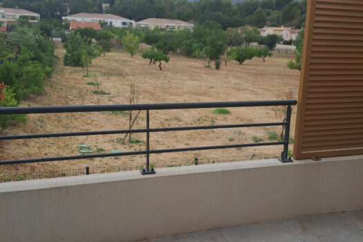 APPARTEMENT MEUBLE T3 RECENT 64m2 TERRASSE ET GARAGE EN SOUS SOL