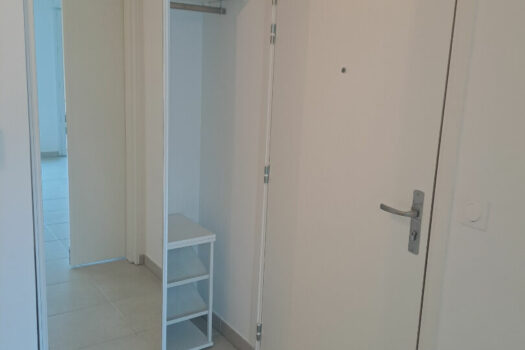 APPARTEMENT MEUBLE T3 RECENT 64m2 TERRASSE ET GARAGE EN SOUS SOL