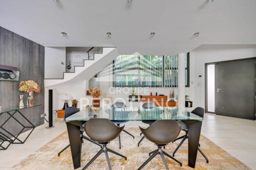 Villa contemporaine de prestige 271 m²