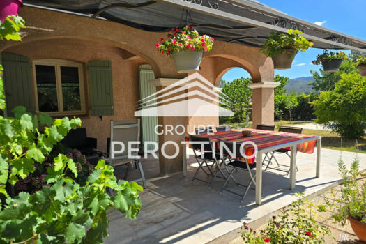 Villa La Destrousse 6 pièce(s) 133 m2