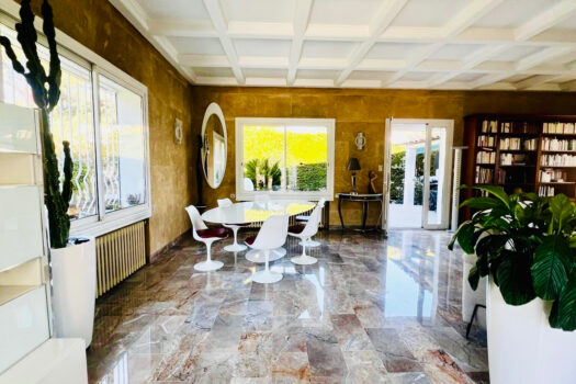 Maison familiale avec piscine et dépendances