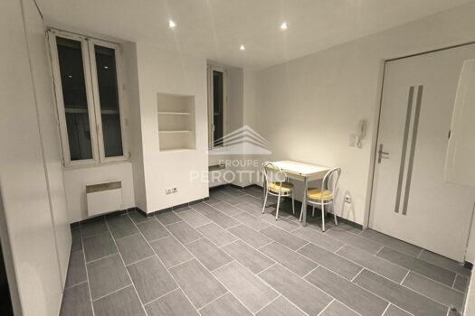 ROQUEVAIRE – Studio de 22m² en RDC