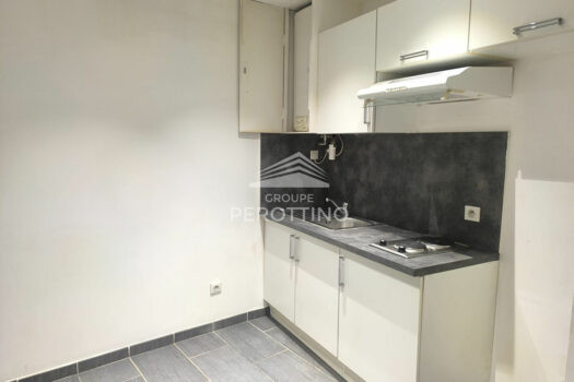 ROQUEVAIRE – Studio de 22m² en RDC