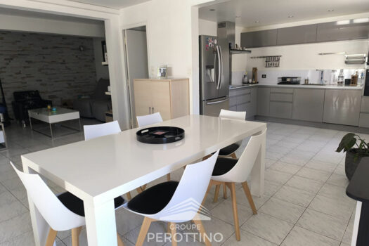 Maison Peynier 7 pièce(s) 210 m2