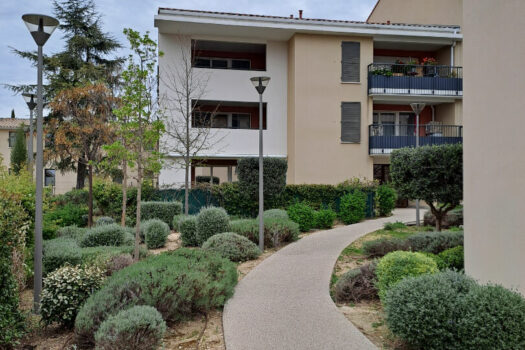 T2/ 41.50m² jardinet / box/ Très récent