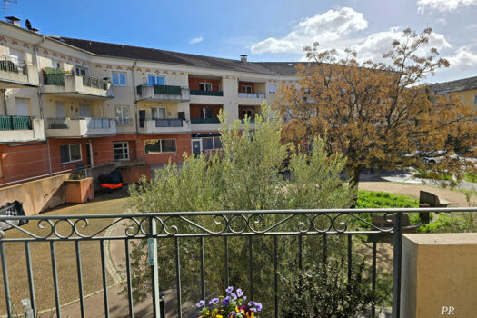LA DESTROUSSE – Appartement T2 de 43 m² + Terrasse & Parking privatif