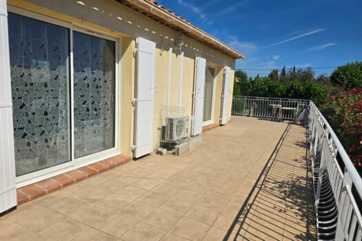 GREASQUE – Villa de 110m² + dépendances