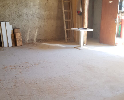 Entrepôt de 100m2 au sol + mezzanine de 30m2