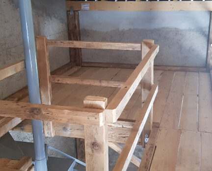 Entrepôt de 100m2 au sol + mezzanine de 30m2