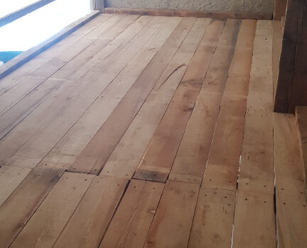 Entrepôt de 100m2 au sol + mezzanine de 30m2