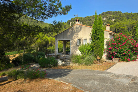 CADOLIVE – Villa T4 + cabanon aménagé de 35m² s/5000m²