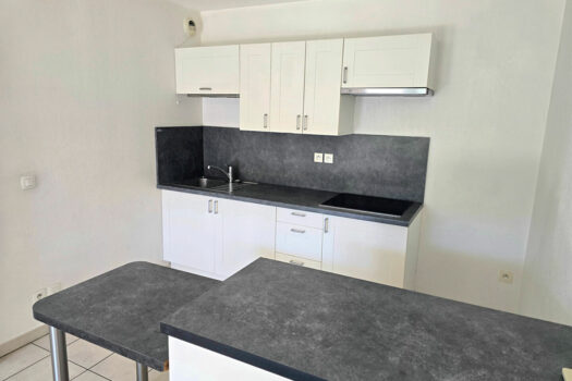 LA DESTROUSSE – Appartement T2 de 44 m² + Terrasse & Parking privatif