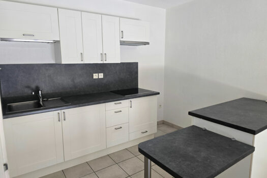 LA DESTROUSSE – Appartement T2 de 44 m² + Terrasse & Parking privatif
