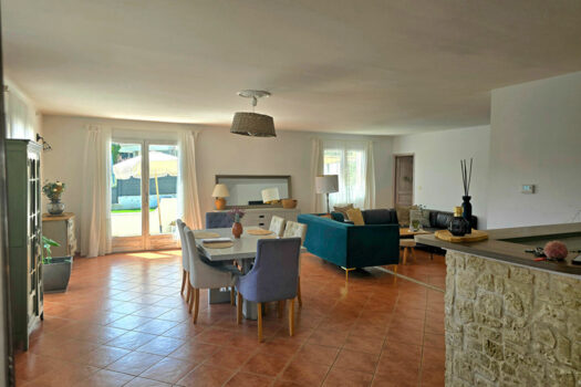 LA BOUILLADISSE – Villa T5/6 de 145m² s/ 1297m² de jardin