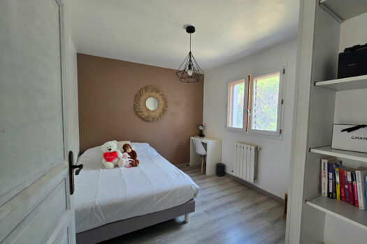 LA BOUILLADISSE – Villa T5/6 de 145m² s/ 1297m² de jardin