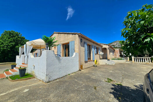LA BOUILLADISSE – Villa T5/6 de 145m² s/ 1297m² de jardin