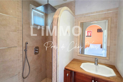 Maison 137m² 4 chambres piscine 11058m² de terrain.