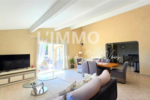 Maison 137m² 4 chambres piscine 11058m² de terrain.