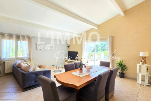 Maison 137m² 4 chambres piscine 11058m² de terrain.