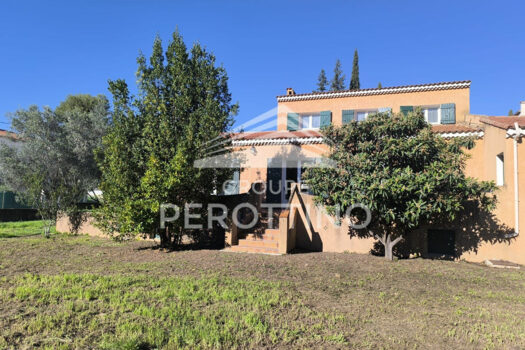 Maison familiale de 126 m² sur 2 000 m² de terrain plat