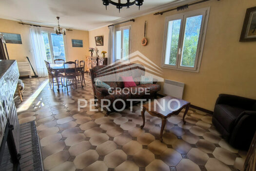 Maison familiale de 126 m² sur 2 000 m² de terrain plat