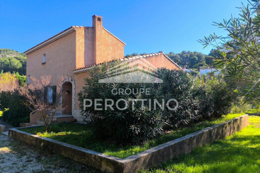 Maison familiale de 126 m² sur 2 000 m² de terrain plat