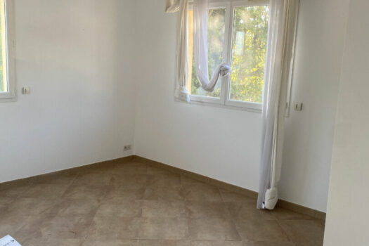 T4 REFAIT A NEUF 80M²