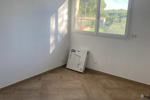 T4 REFAIT A NEUF 80M²