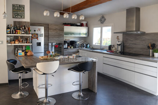Maison Cadolive 6 pièce(s) 137 m2