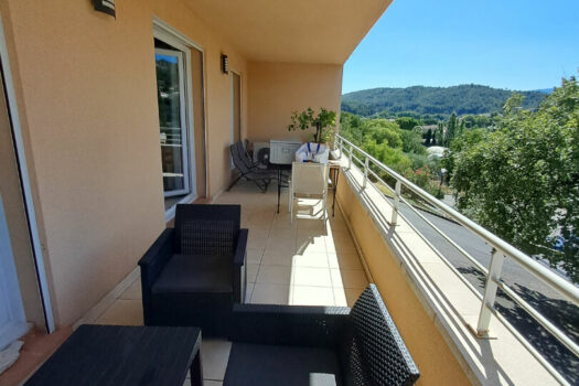 T2 48m2 avec terrasse et grand garage
